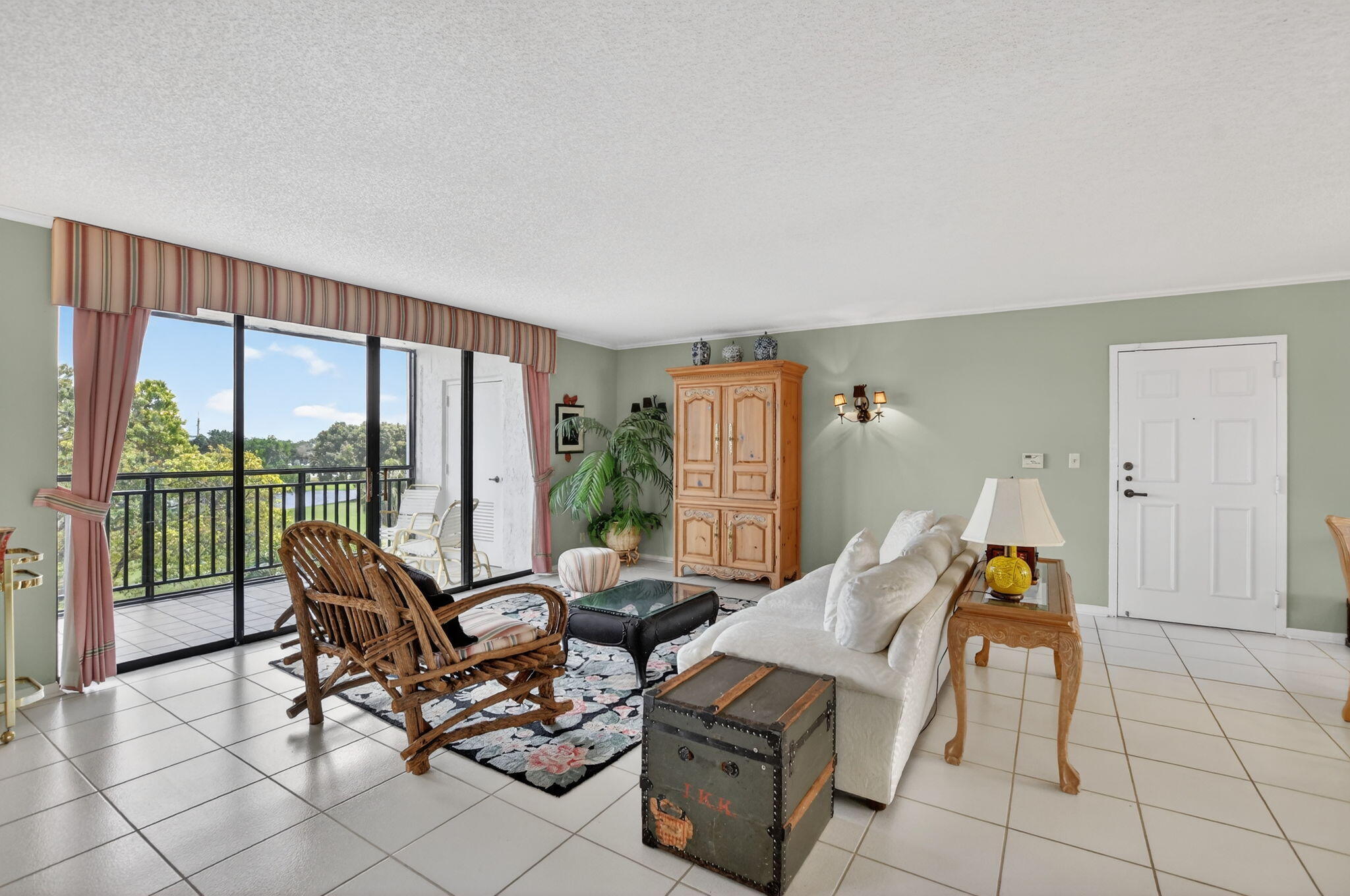 7170 Promenade Drive, Unit 401 Boca Raton, FL 33433 - Photo 11 of 40 Living area