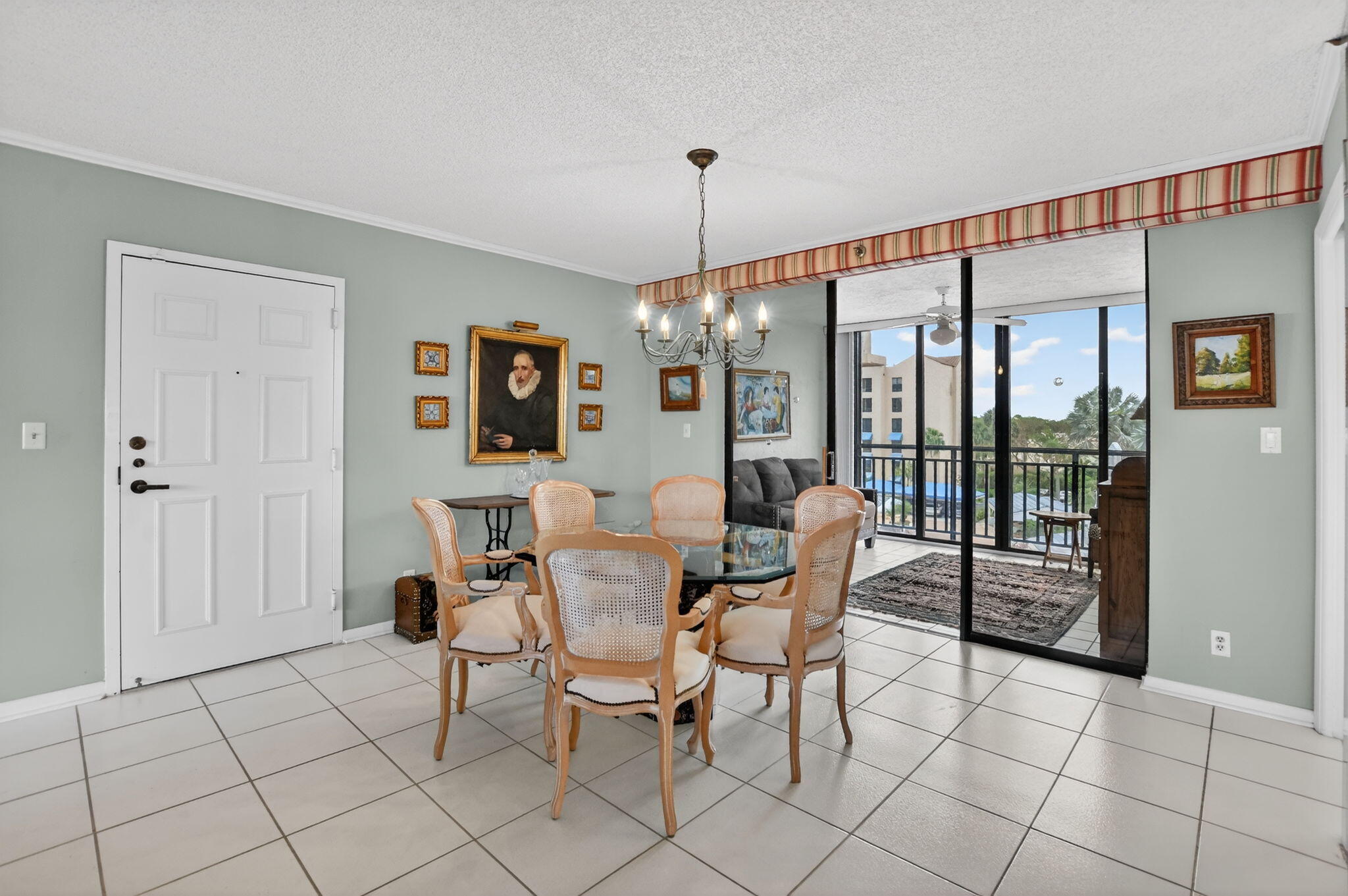 7170 Promenade Drive, Unit 401 Boca Raton, FL 33433 - Photo 4 of 40 Foyer entry
