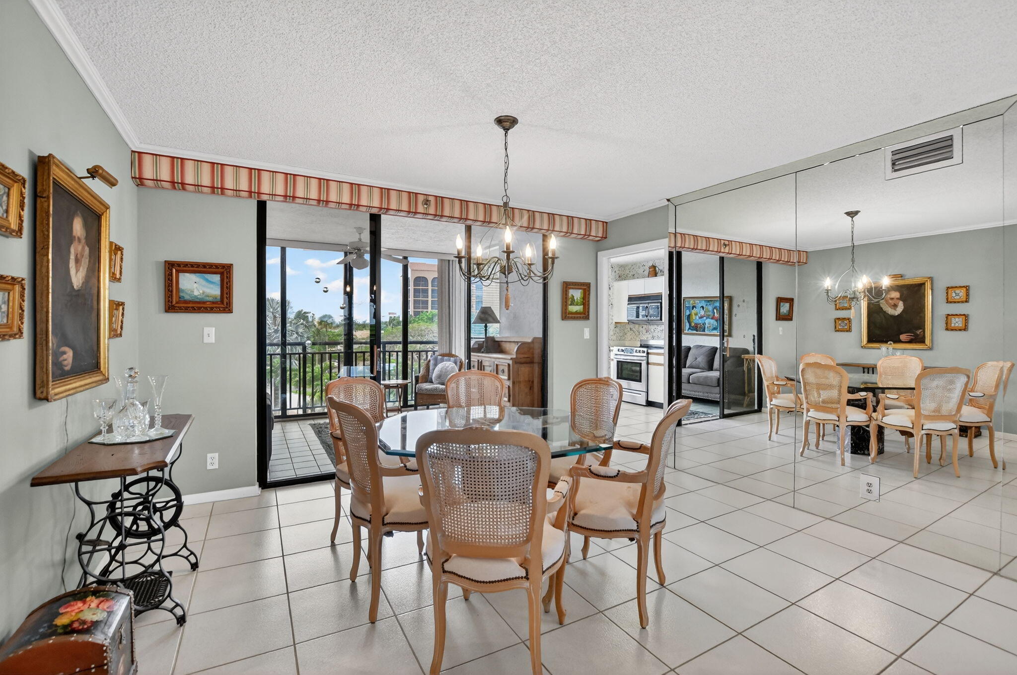 7170 Promenade Drive, Unit 401 Boca Raton, FL 33433 - Photo 5 of 40 Dining