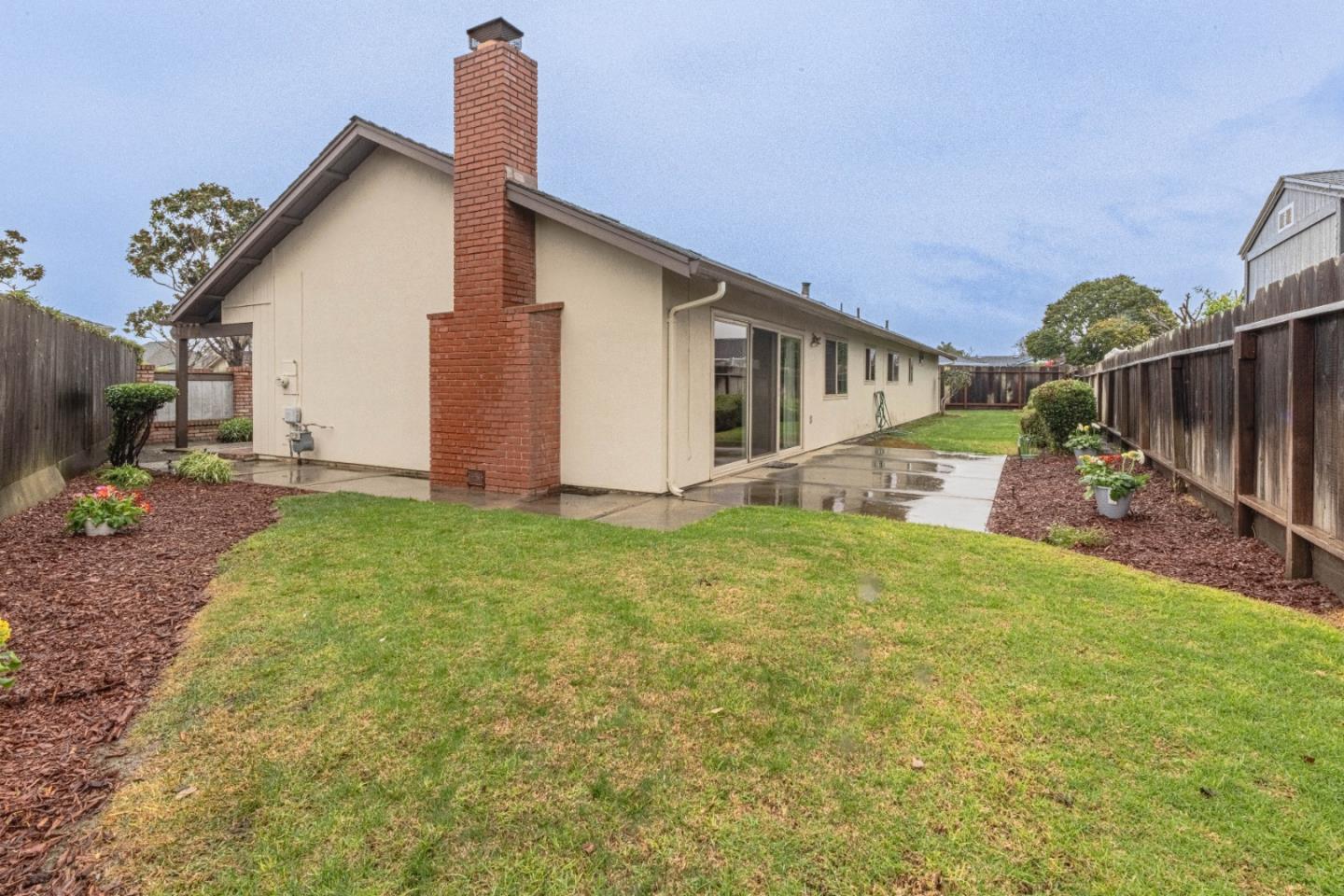 1130 Montecito Circle Salinas, CA 93901 - Photo 32 of 32 a front view of house with yard and seating area