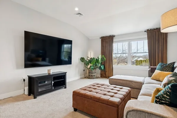 $959,000 | 7 Depot Square, Unit 5, Ipswich, MA 01938