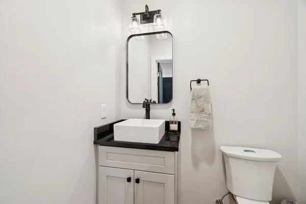 $959,000 | 7 Depot Square, Unit 5, Ipswich, MA 01938