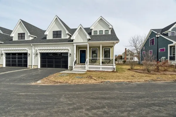 $959,000 | 7 Depot Square, Unit 5, Ipswich, MA 01938