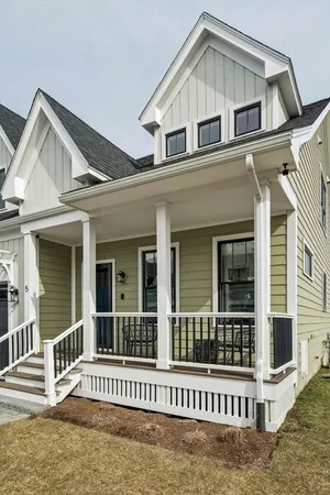 $959,000 | 7 Depot Square, Unit 5, Ipswich, MA 01938