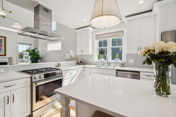 $959,000 | 7 Depot Square, Unit 5, Ipswich, MA 01938