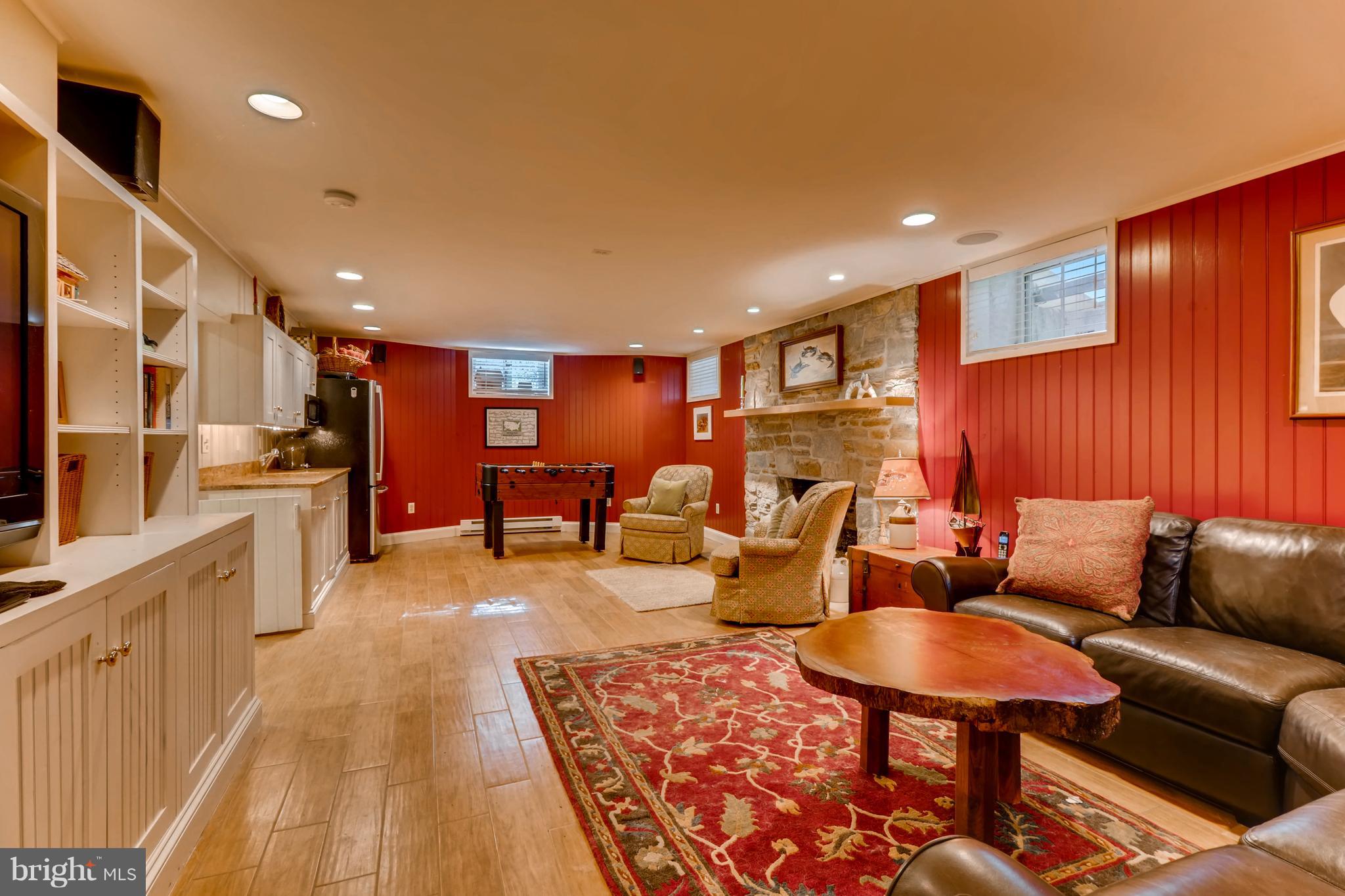211 Tunbridge Road Baltimore, MD 21212 - Photo 21 of 28 Club Room