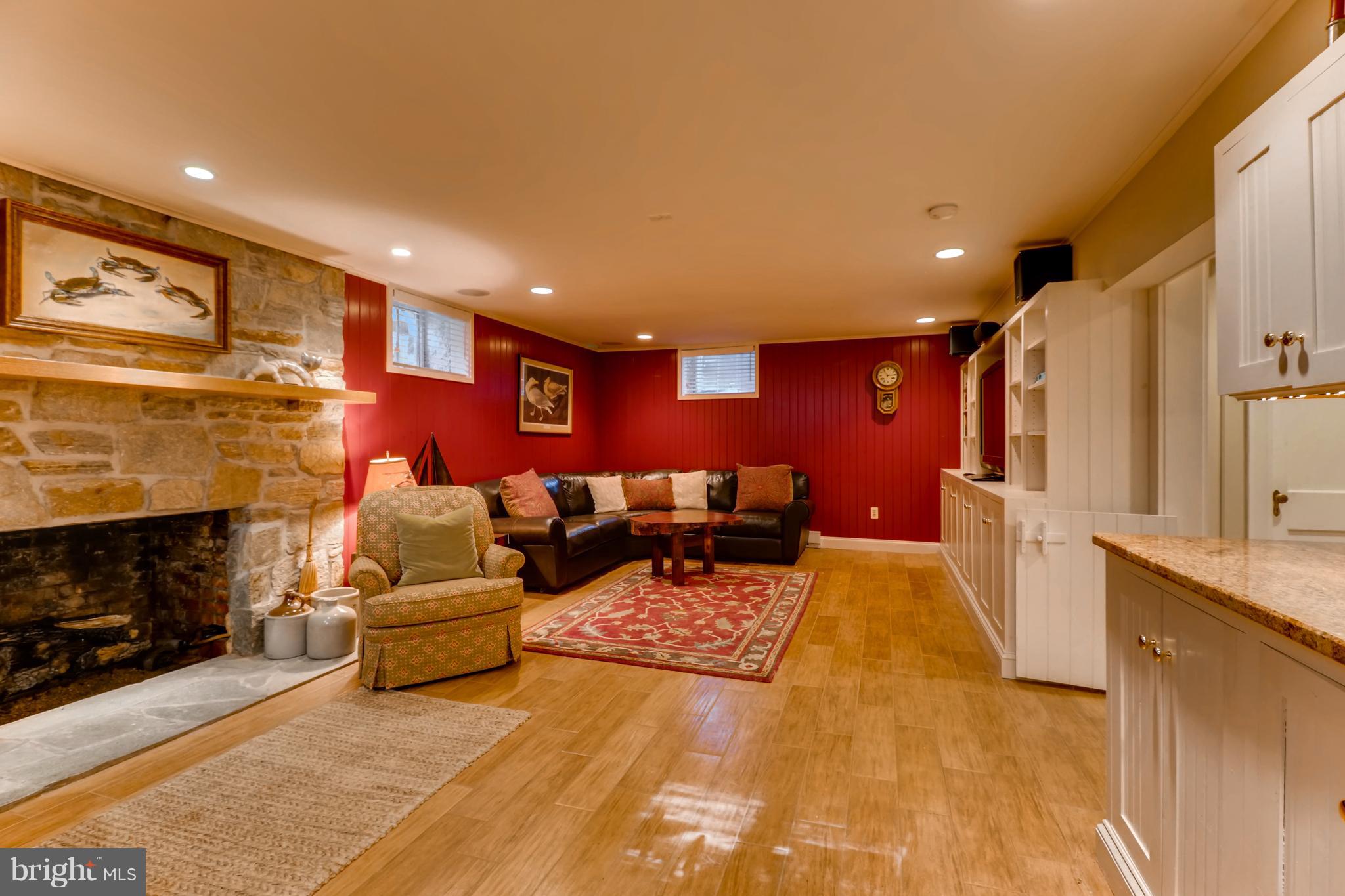 211 Tunbridge Road Baltimore, MD 21212 - Photo 22 of 28 Club Room
