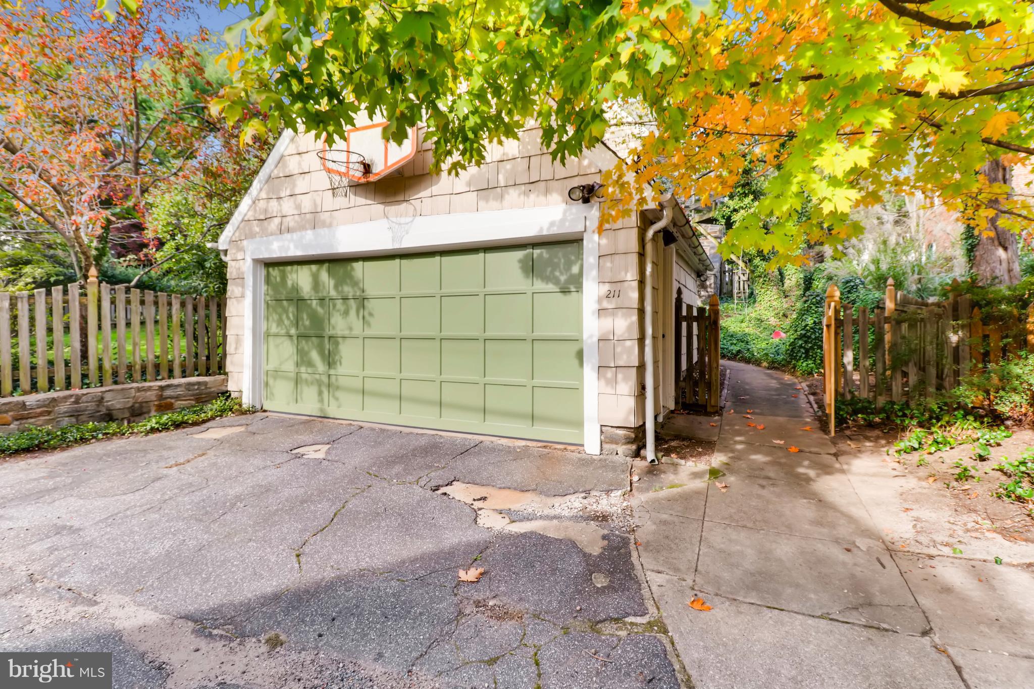 211 Tunbridge Road Baltimore, MD 21212 - Photo 28 of 28 Garage