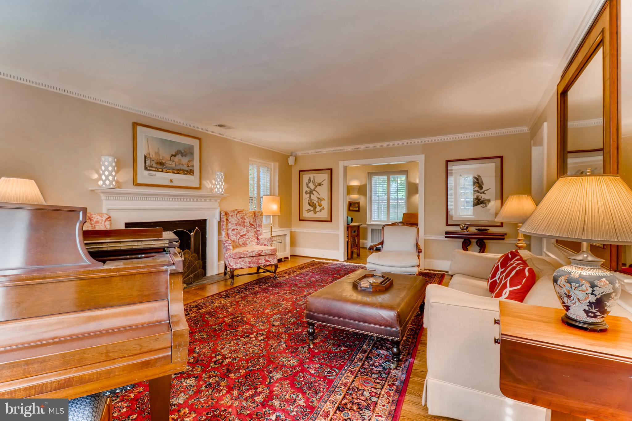 211 Tunbridge Road Baltimore, MD 21212 - Photo 5 of 28 Living Room
