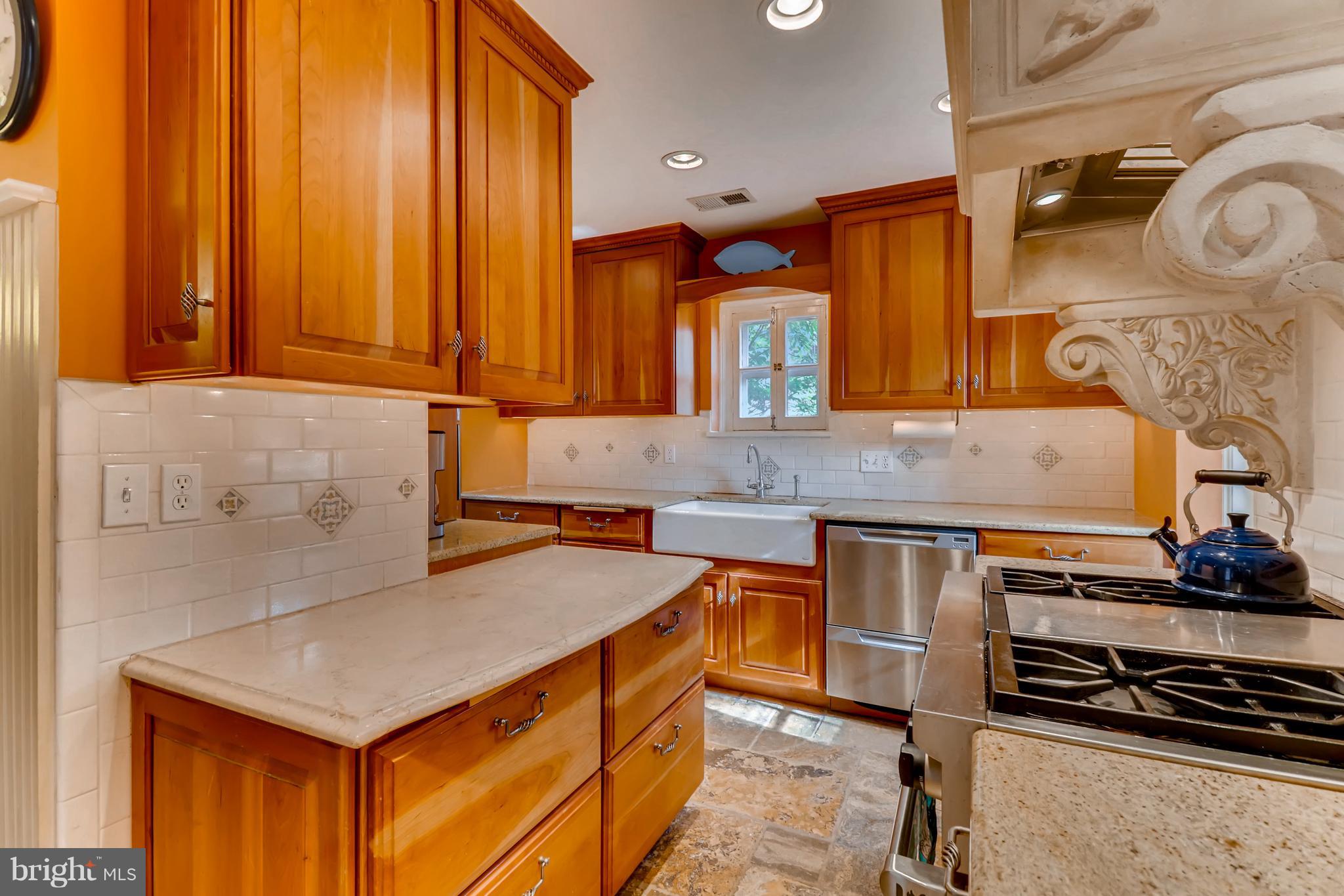 211 Tunbridge Road Baltimore, MD 21212 - Photo 9 of 28 Kitchen