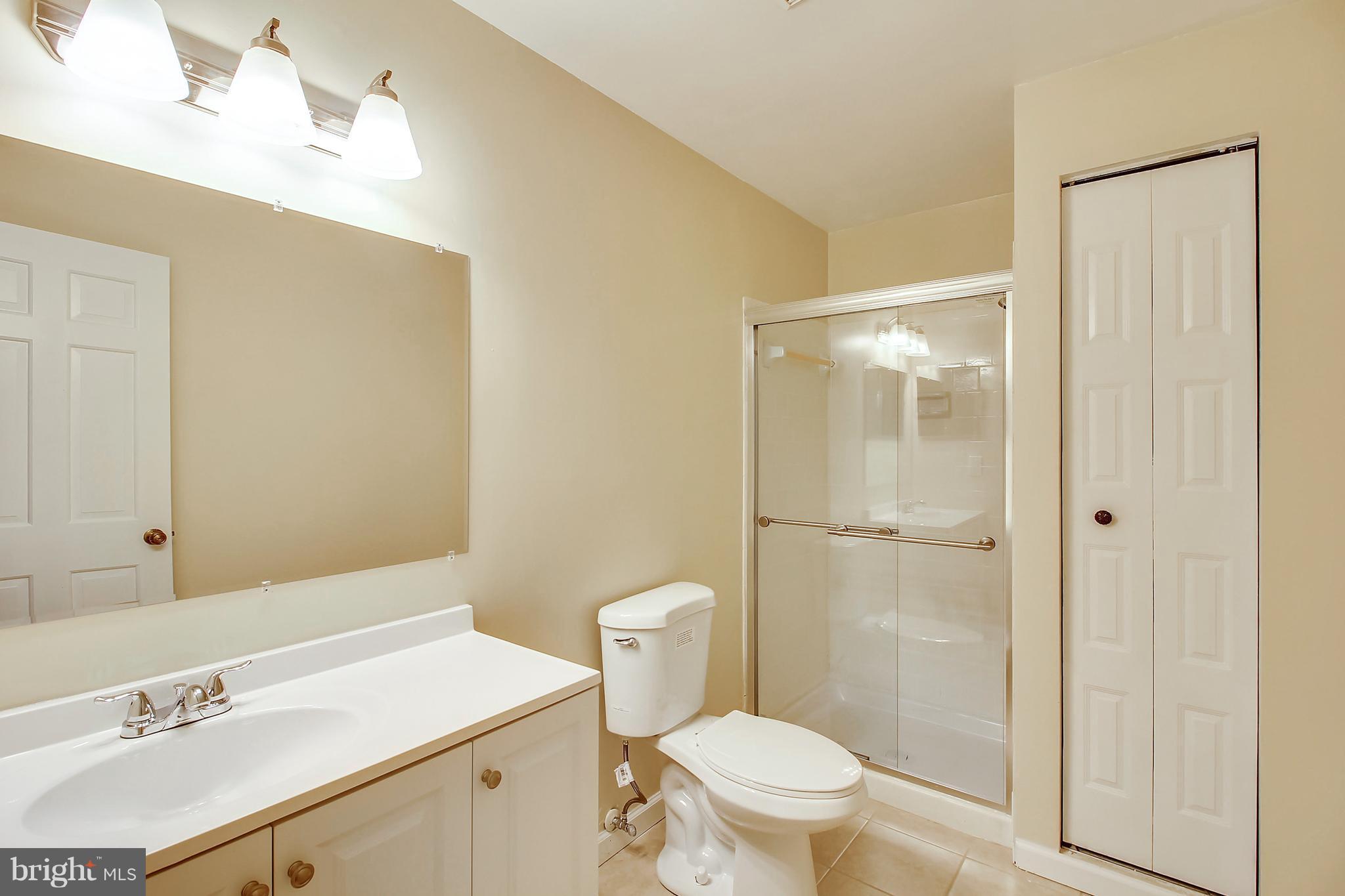 14664 Tynewick Terrace, Unit 4 Silver Spring, MD 20906 - Photo 13 of 20 Bath (Master)