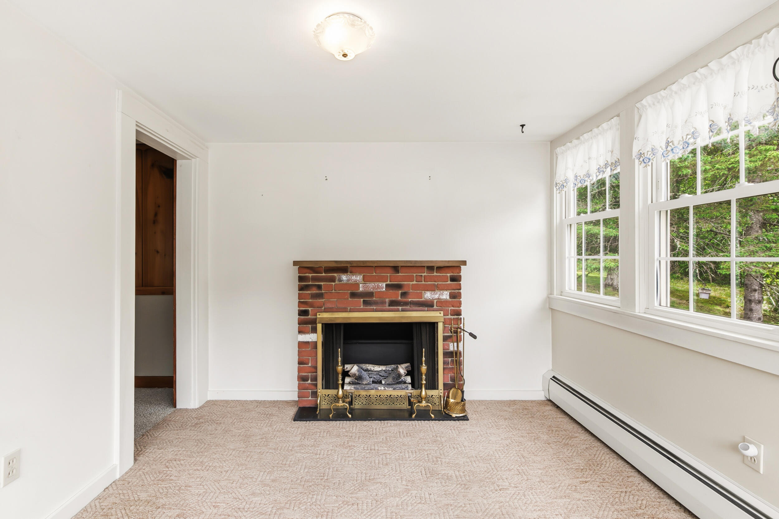 69 Railroad Avenue Springvale, ME 04083 - Photo 8 of 48
