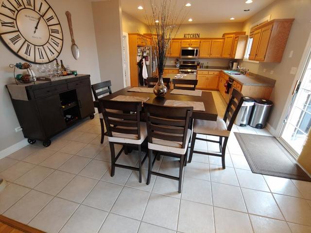 10540 Oxford Avenue Chicago Ridge, IL 60415 - Photo 5 of 27
