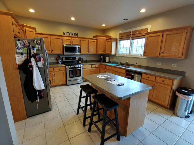 10540 Oxford Avenue Chicago Ridge, IL 60415 - Photo 6 of 27