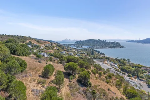 $8,000,000 | 138-142 Rock Hill Drive, Tiburon, CA 94920