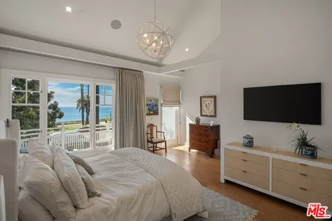 $7,500,000 | 401 Ocean Avenue, Unit 2, Santa Monica, CA 90402