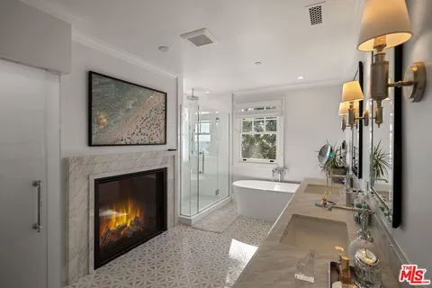 $7,500,000 | 401 Ocean Avenue, Unit 2, Santa Monica, CA 90402