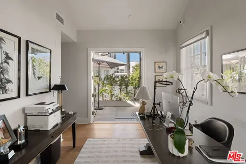 $7,500,000 | 401 Ocean Avenue, Unit 2, Santa Monica, CA 90402