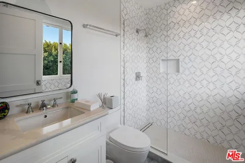 $7,500,000 | 401 Ocean Avenue, Unit 2, Santa Monica, CA 90402