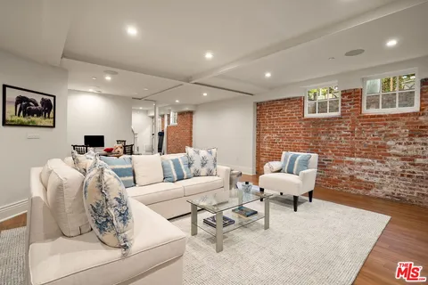 $7,500,000 | 401 Ocean Avenue, Unit 2, Santa Monica, CA 90402