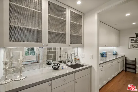 $7,500,000 | 401 Ocean Avenue, Unit 2, Santa Monica, CA 90402