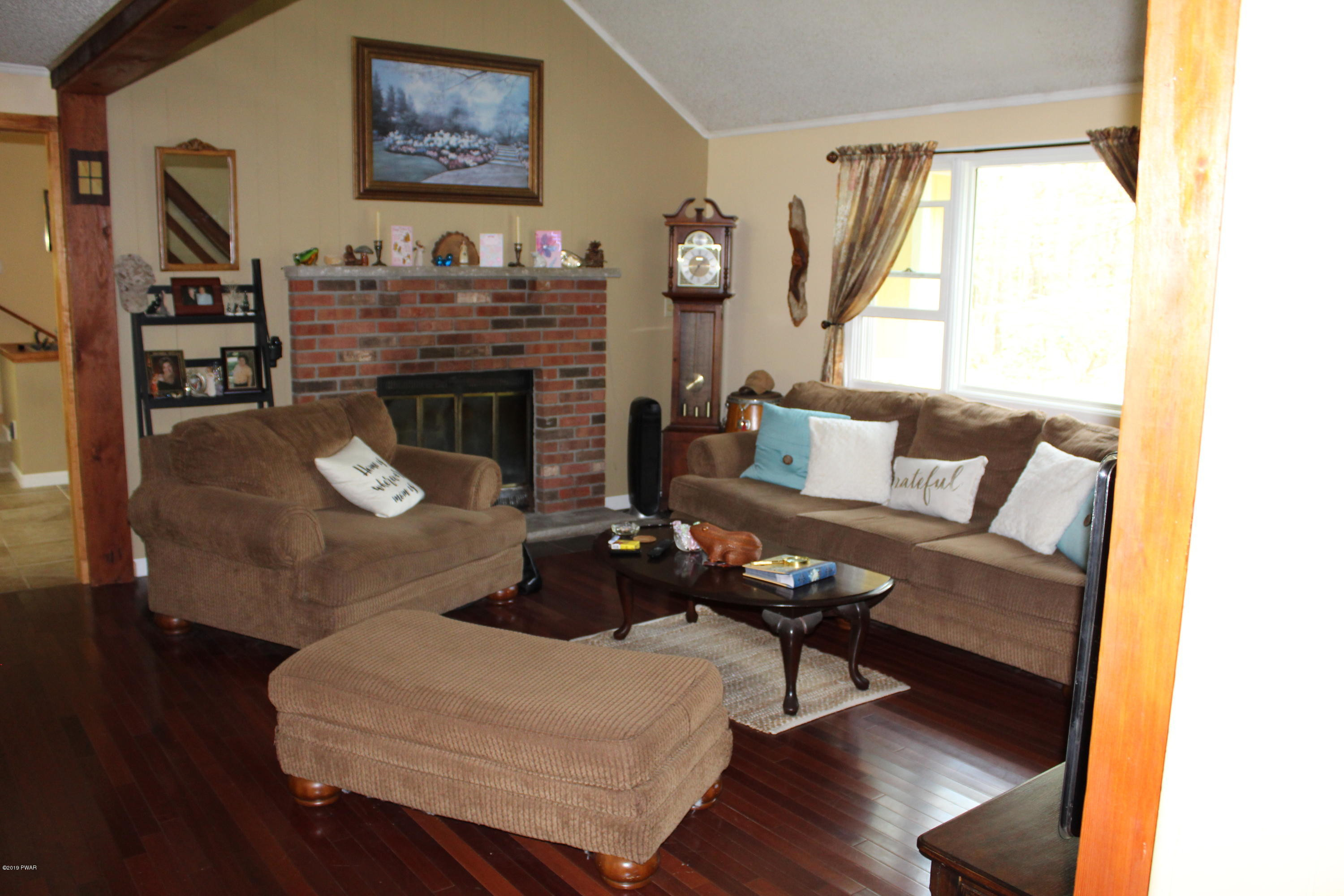 182 Nitche Road Shohola, PA 18458 - Photo 8 of 27 Living Room