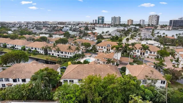 $10,000 | 261 Colonade Circle, Unit 2701, Naples, FL 34103