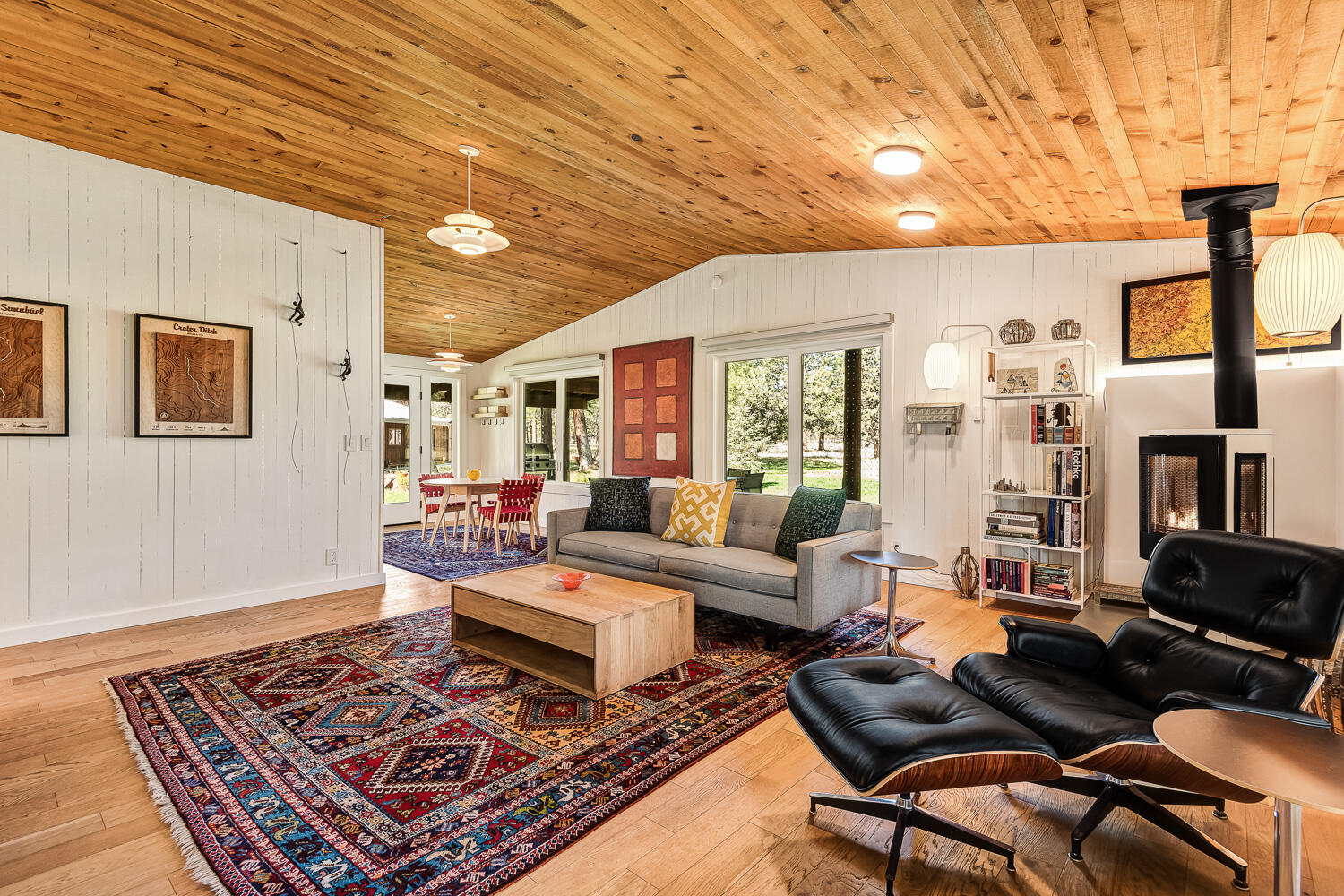 69269 Crooked Horseshoe Road Sisters, OR 97759 - Photo 12 of 43 a living room with furniture and a rug