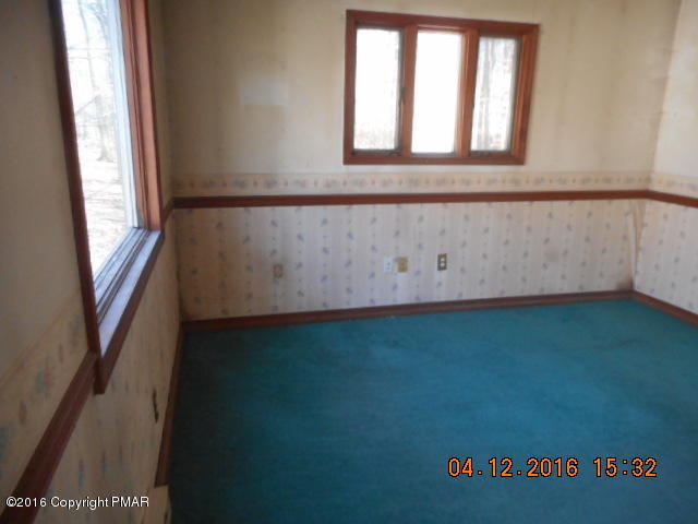 106 Matterhorn Road Henryville, PA 18332 - Photo 3 of 12 2016-04-12 15.32.03