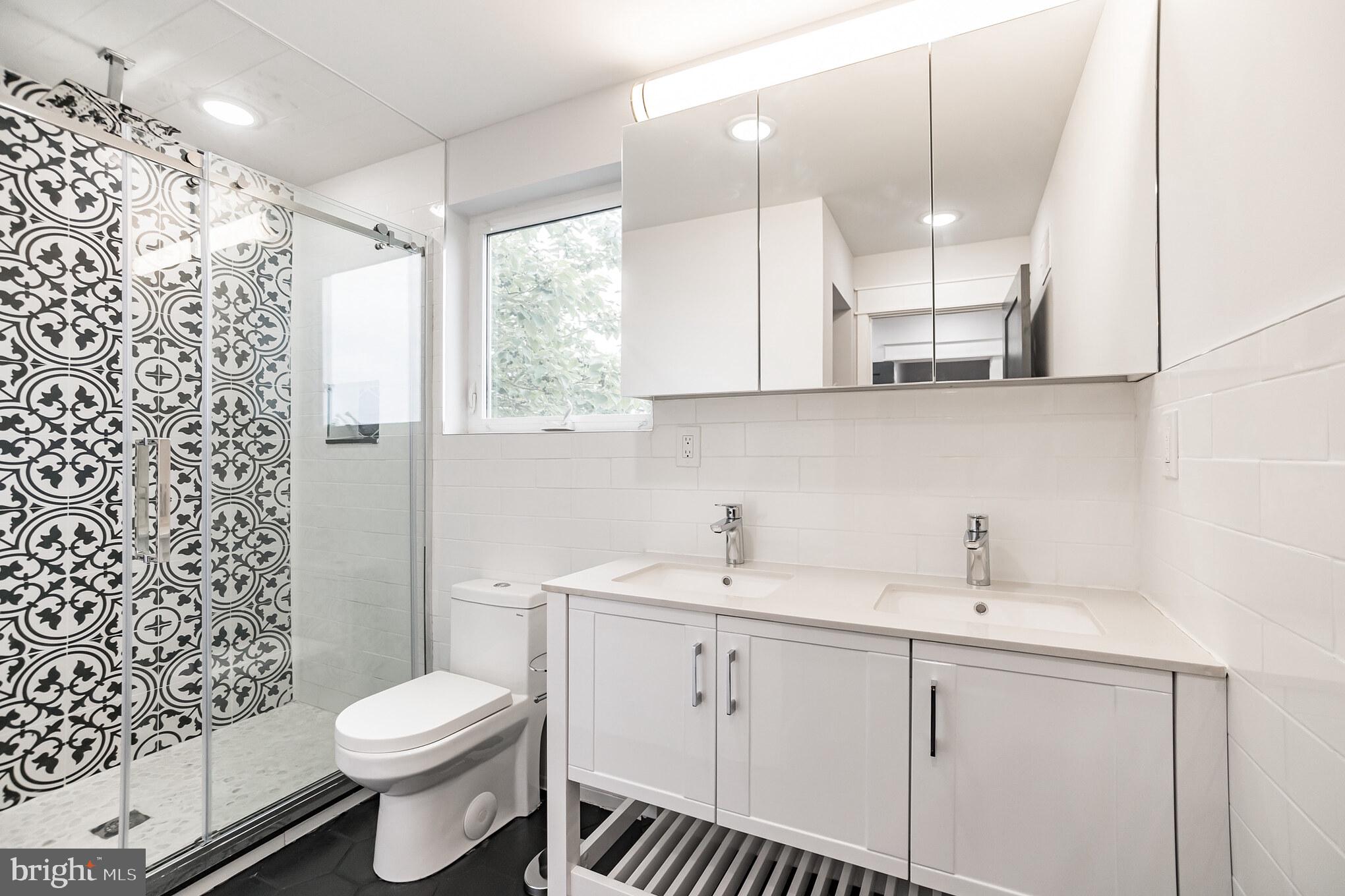 2044 McClellan Street Philadelphia, PA 19145 - Photo 15 of 26