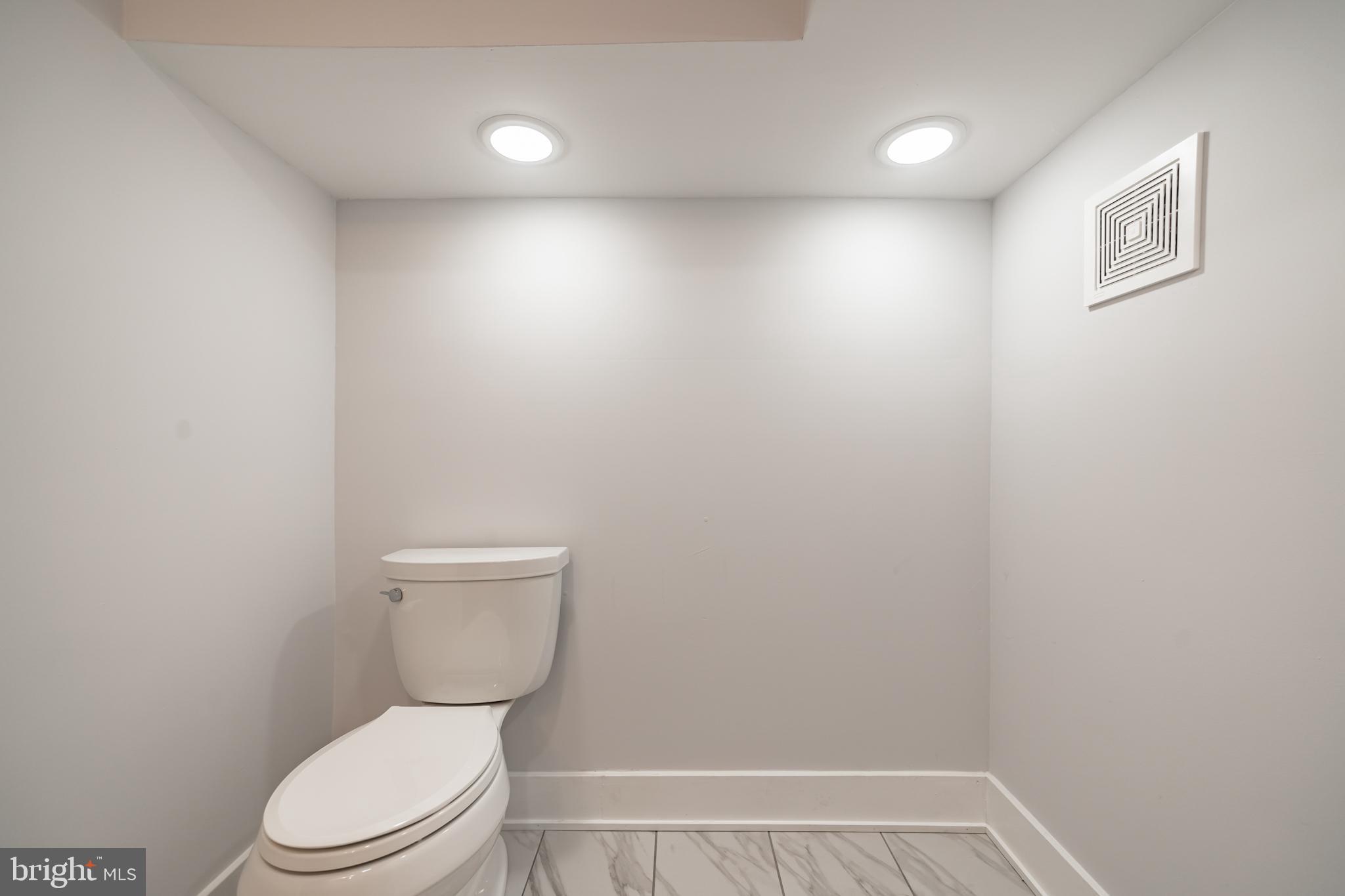 2044 McClellan Street Philadelphia, PA 19145 - Photo 23 of 26