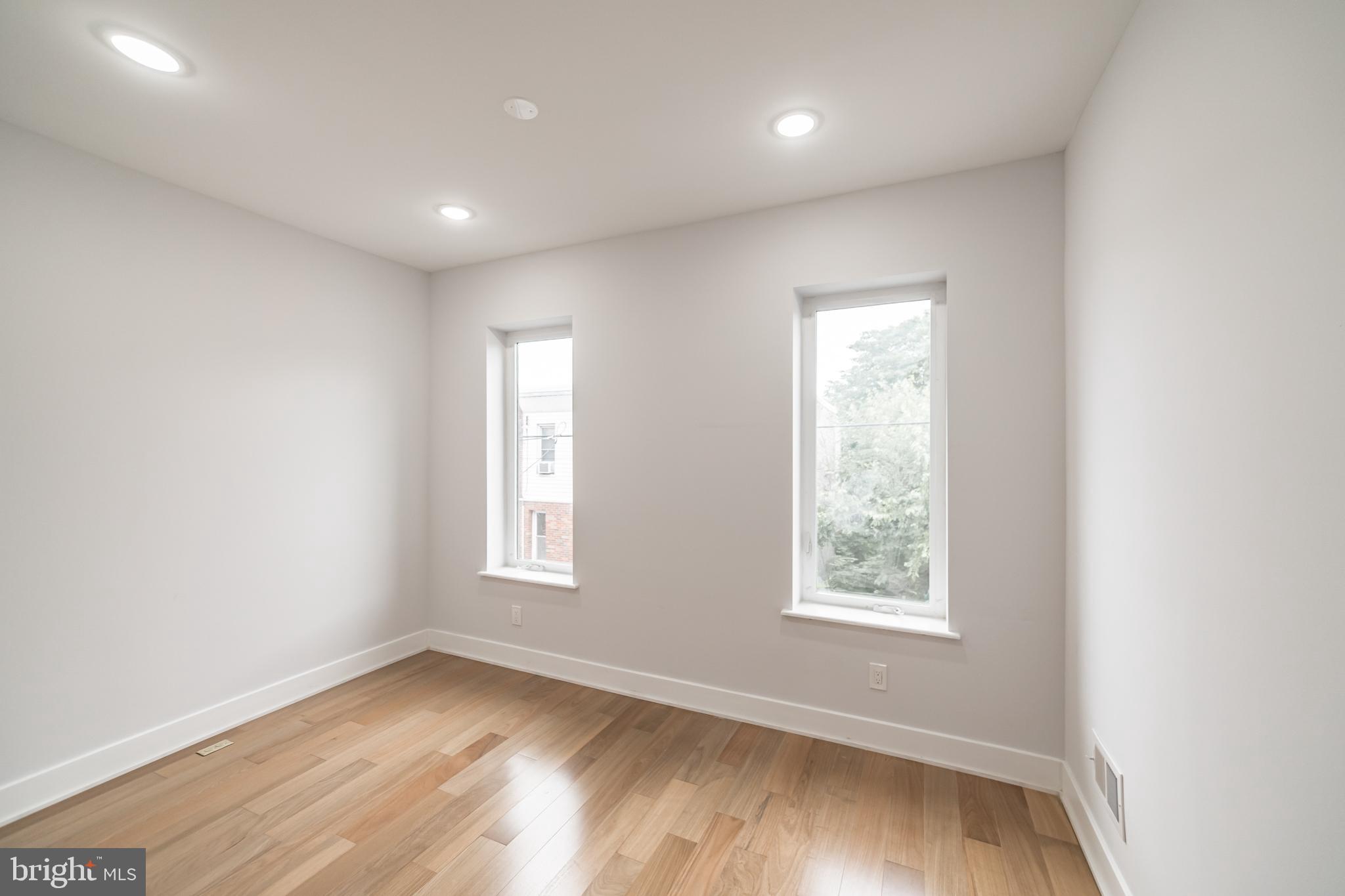 2044 McClellan Street Philadelphia, PA 19145 - Photo 9 of 26