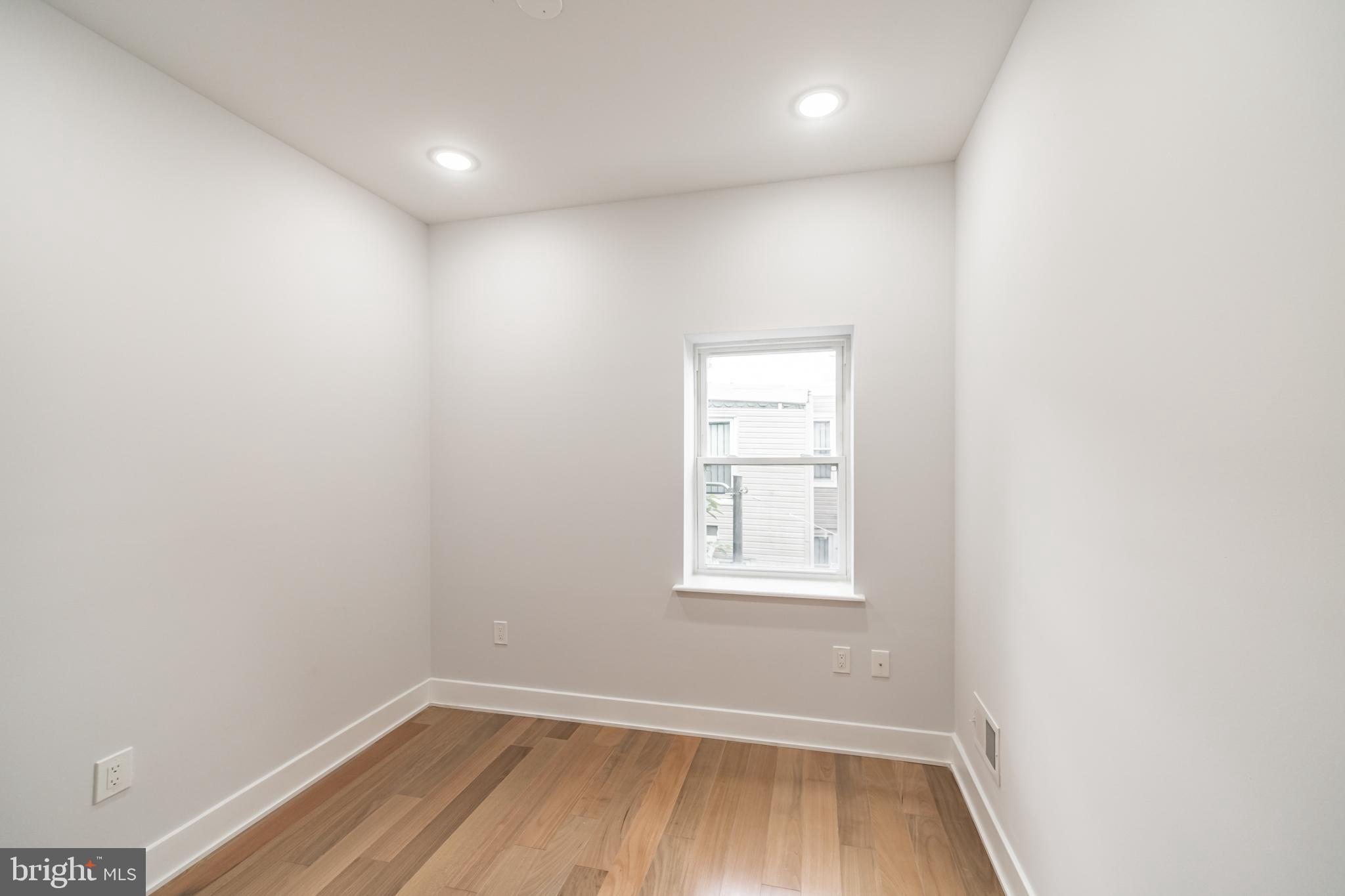 2044 McClellan Street Philadelphia, PA 19145 - Photo 10 of 26