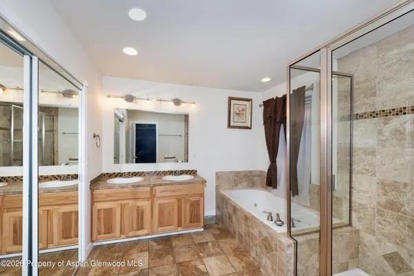 $950,000 | 38 Apache Drive, Gypsum, CO 81637