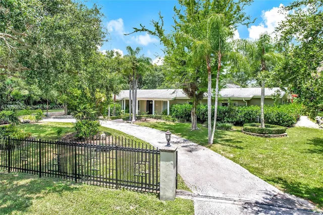 $10,000 | 6551 Southwest 126th Street, Pinecrest, FL 33156