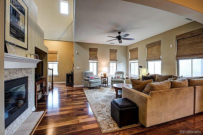 9172 Viaggio Way Highlands Ranch, CO 80126 - Photo 3 of 17