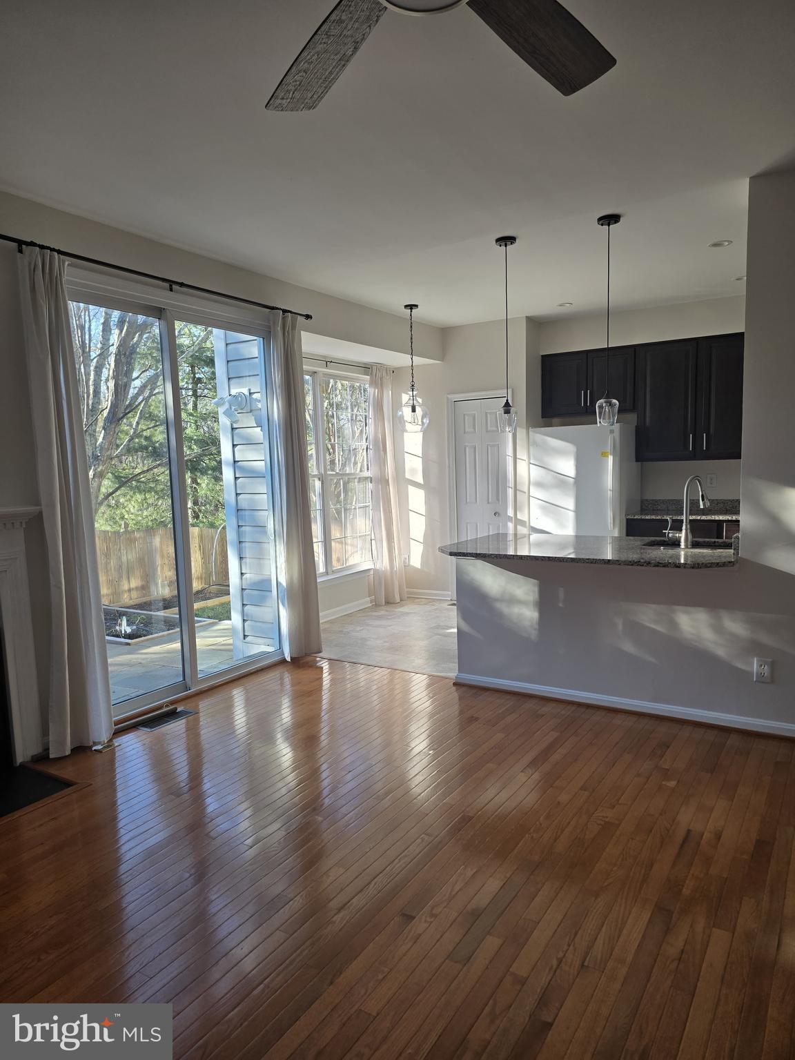 20323 Swallow Point Road Gaithersburg, MD 20886 - Photo 2 of 15