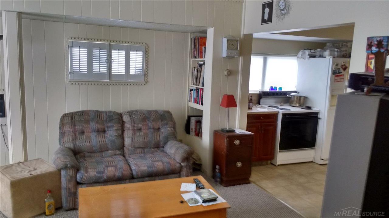 2804 Inman Street Ferndale, MI 48220 - Photo 4 of 6 31301306-3.JPG