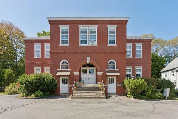 $185,000 | 85 Middle Street, Unit 10, Hallowell, ME 04347