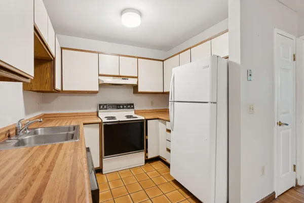 $185,000 | 85 Middle Street, Unit 10, Hallowell, ME 04347