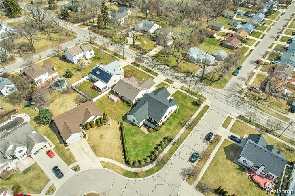 9769 Stark Road Livonia, MI 48150 - Photo 58 of 64 52-9675-Stark-Rd-WindowStill-Real-Estate-Photography-47.jpg