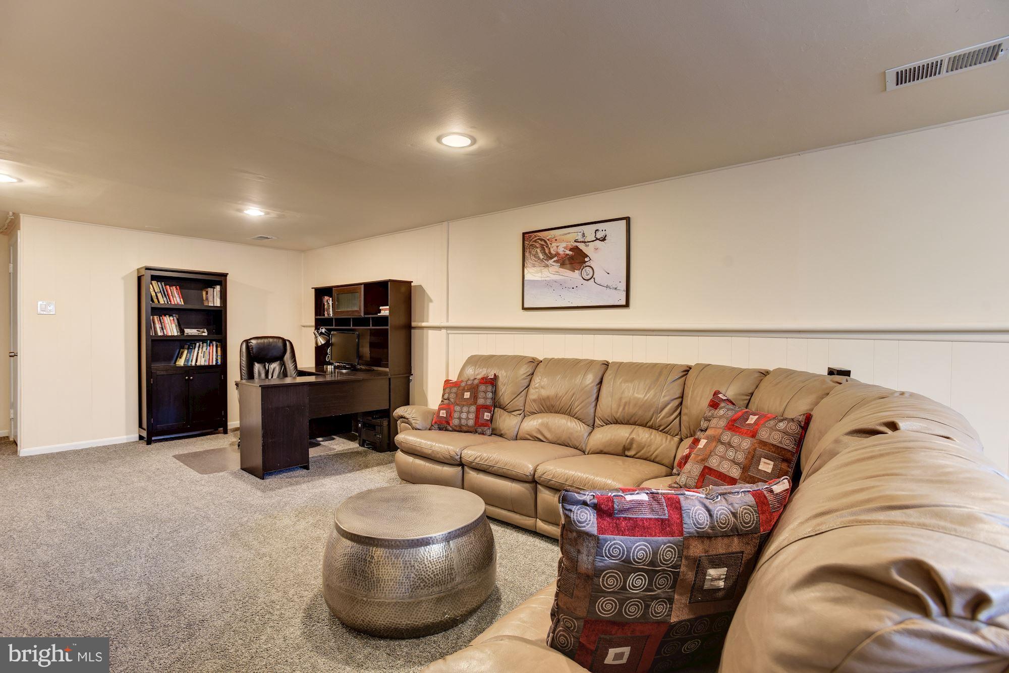 6217 Frederick Road Baltimore, MD 21228 - Photo 20 of 30 Family Room