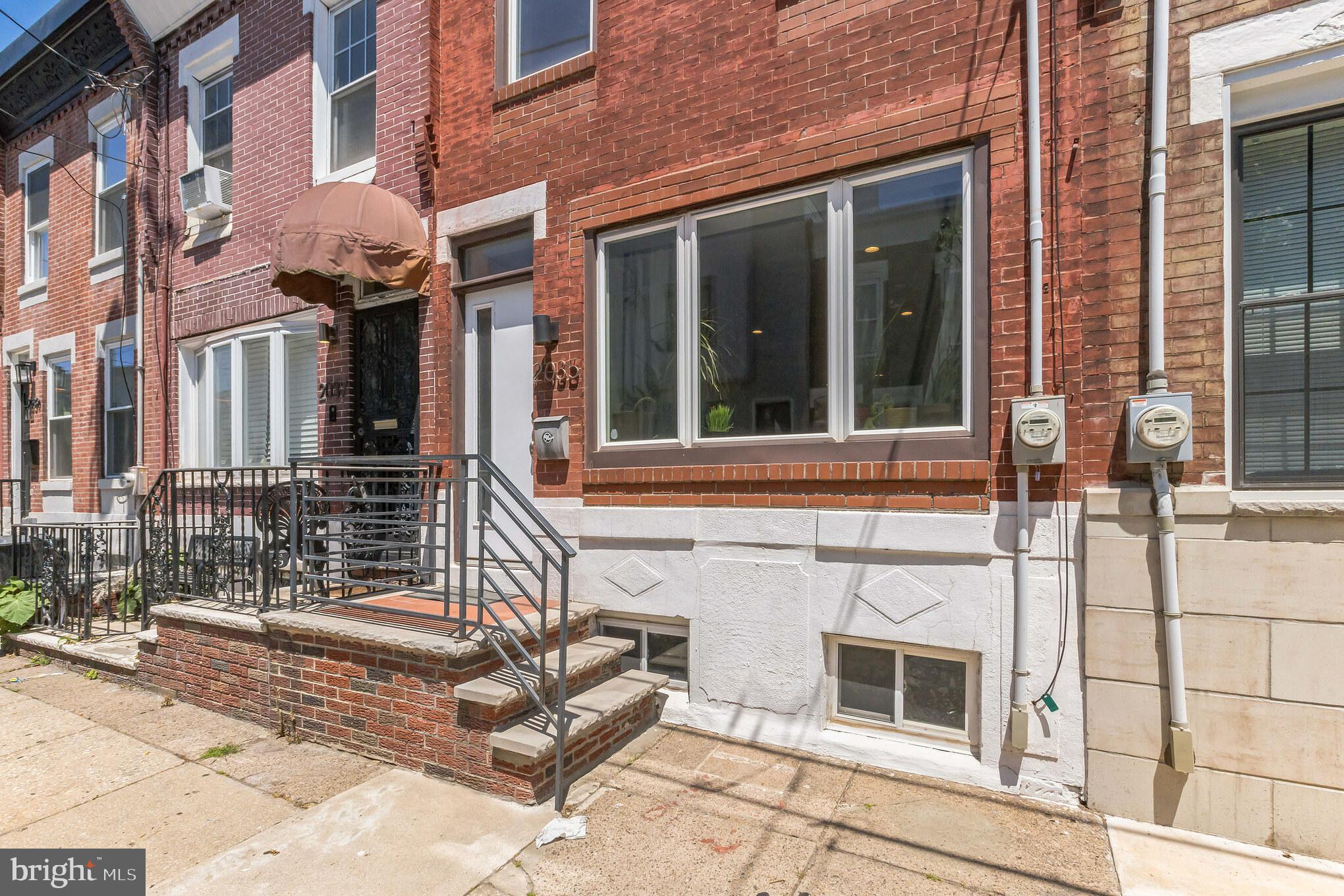 2035 Mountain Street Philadelphia, PA 19145 - Photo 4 of 30