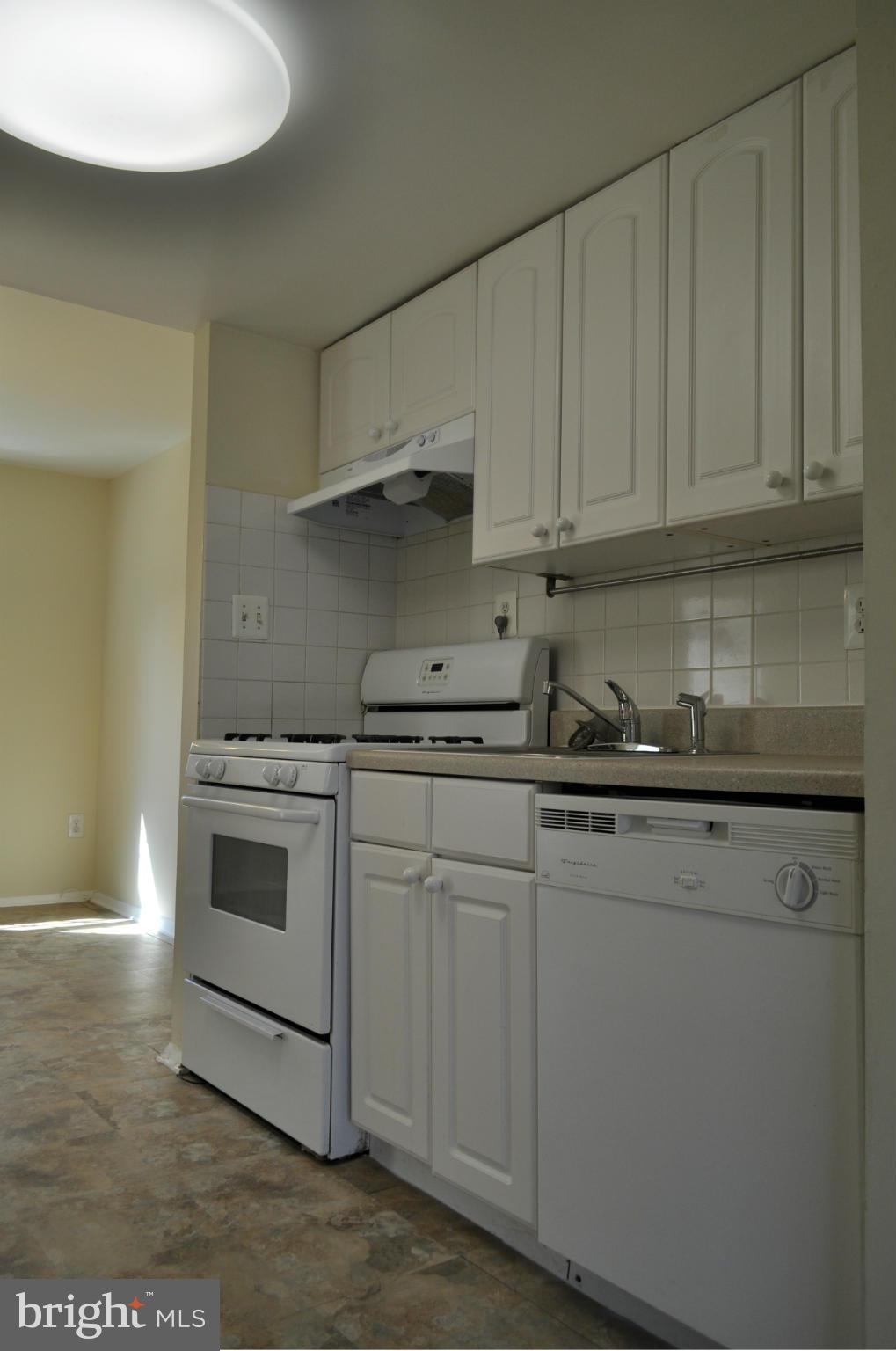9339 Matador Road Columbia, MD 21045 - Photo 6 of 18 Kitchen