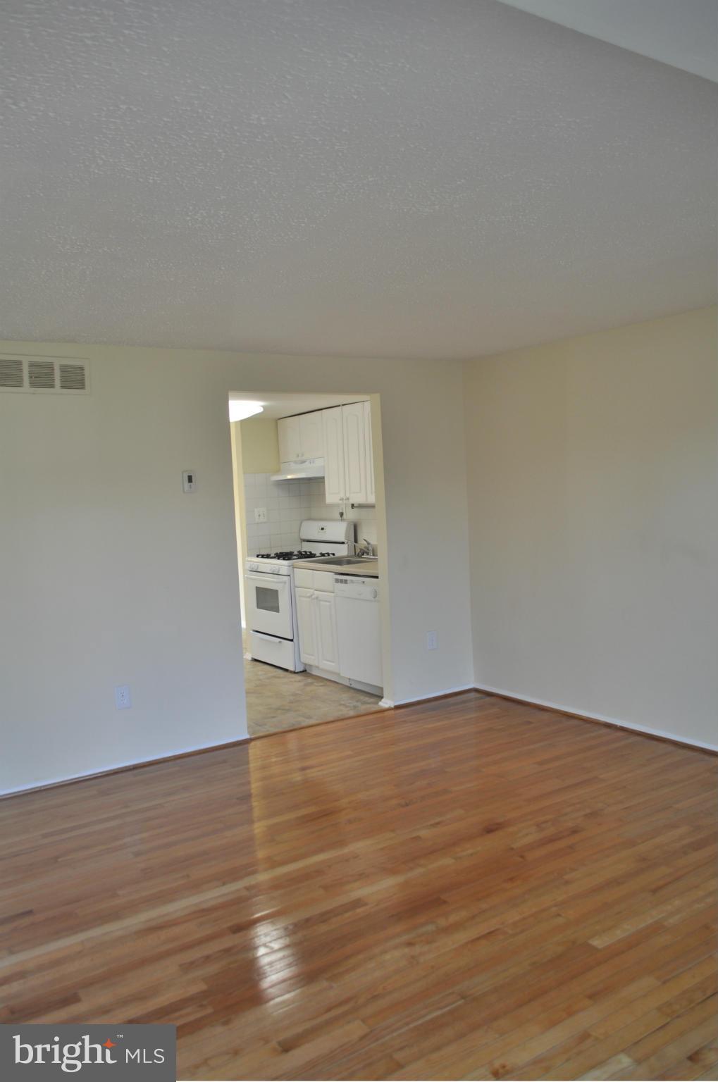 9339 Matador Road Columbia, MD 21045 - Photo 7 of 18 Interior (General)