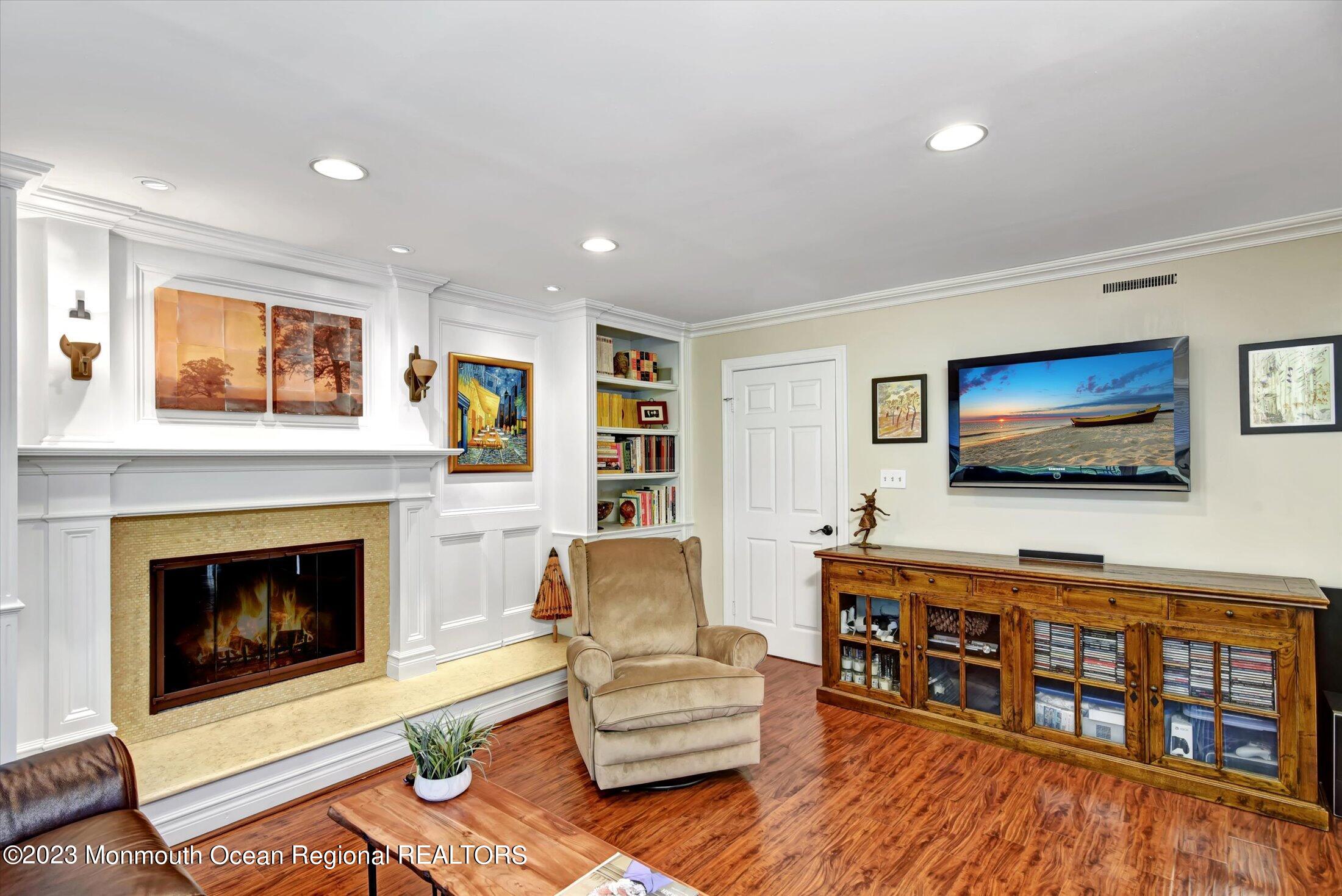 26 Taylor Road Marlboro, NJ 07746 - Photo 17 of 48 18-Family Room