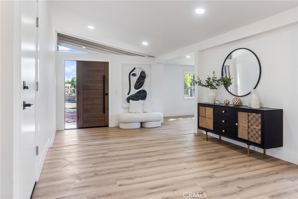 6909 De Celis Place Van Nuys, CA 91406 - Photo 20 of 46