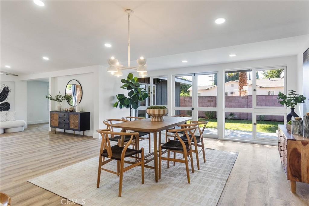 6909 De Celis Place Van Nuys, CA 91406 - Photo 27 of 46 a view of a dining room with furniture