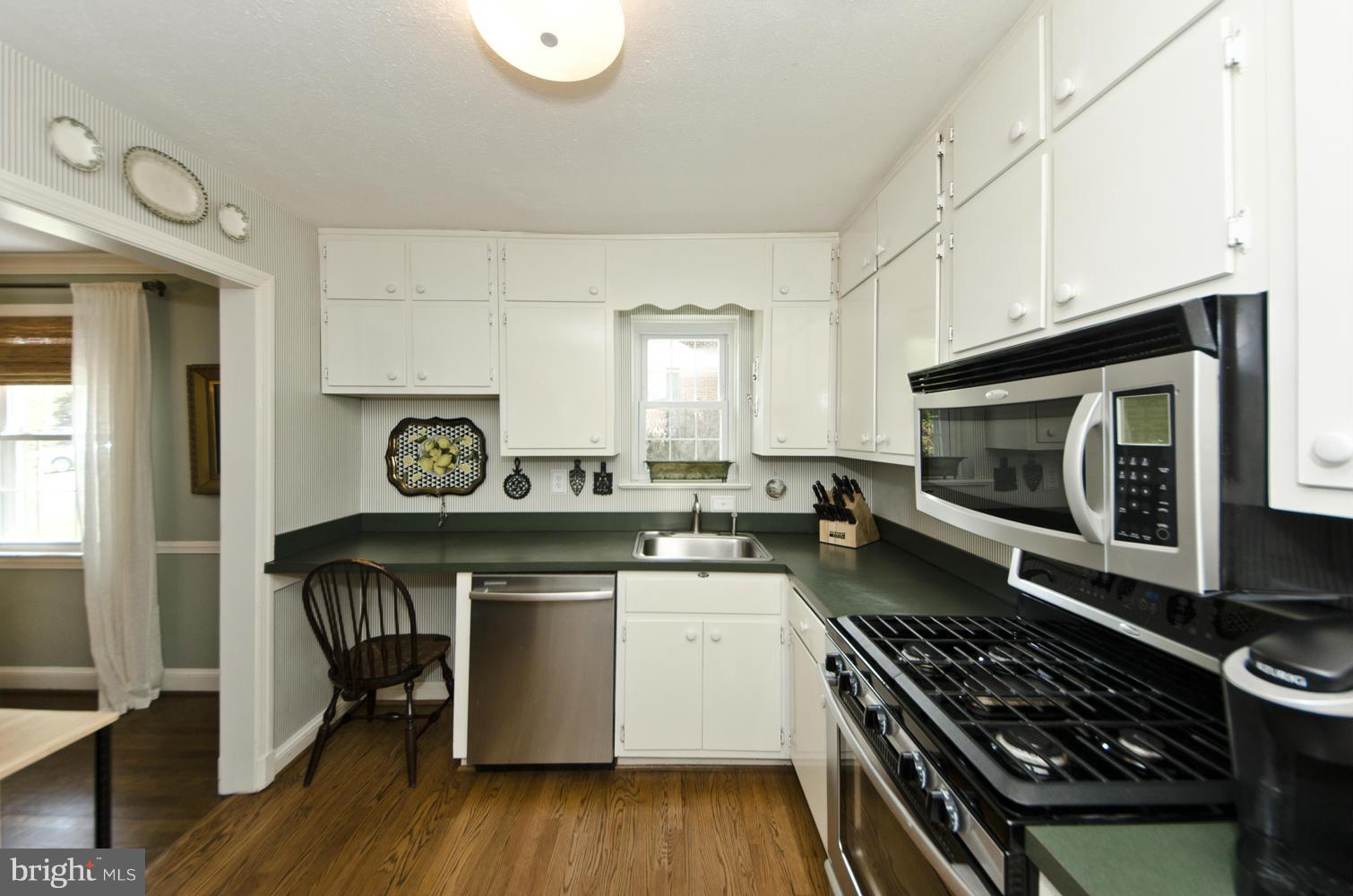 4924 34th Road North Arlington, VA 22207 - Photo 9 of 27 Kitchen