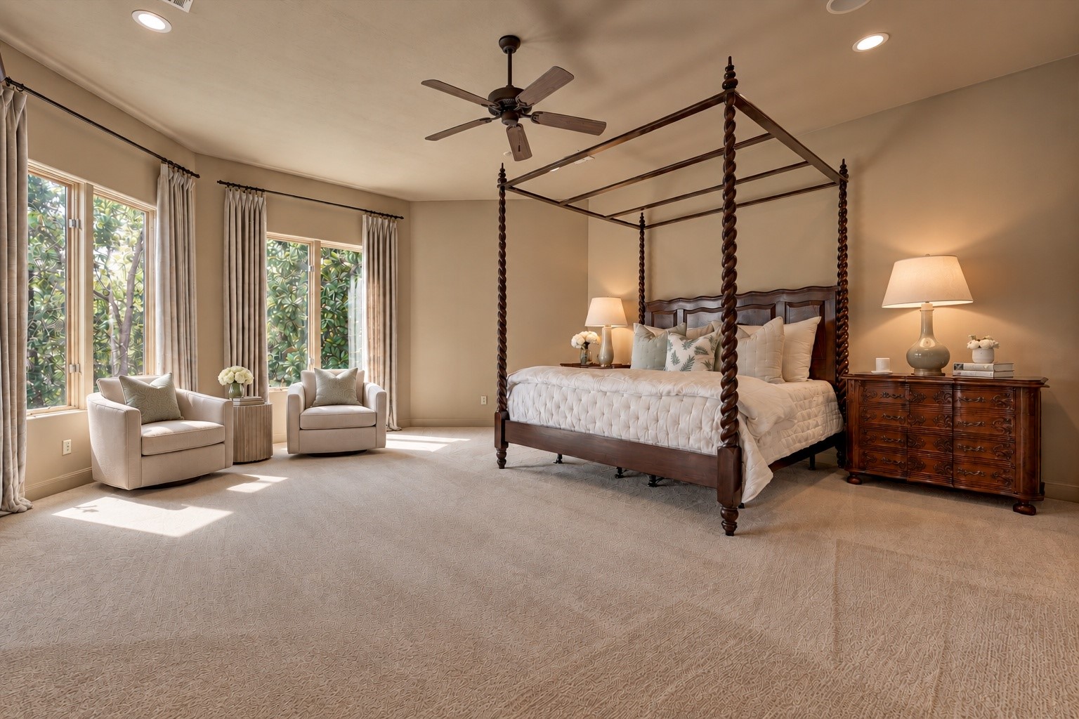 7 Dorset Square The Woodlands, TX 77381 - Photo 18 of 50 Primary suite with lots of natural light.